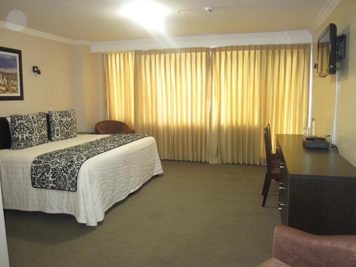Hotel Novalux Ambato Bagian luar foto
