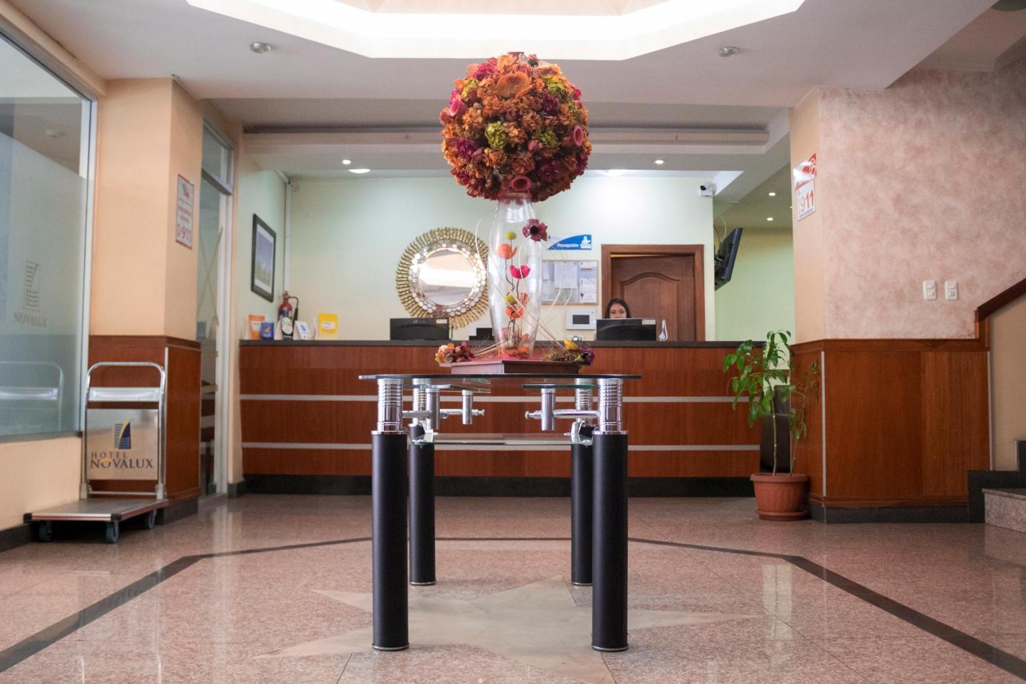 Hotel Novalux Ambato Bagian luar foto