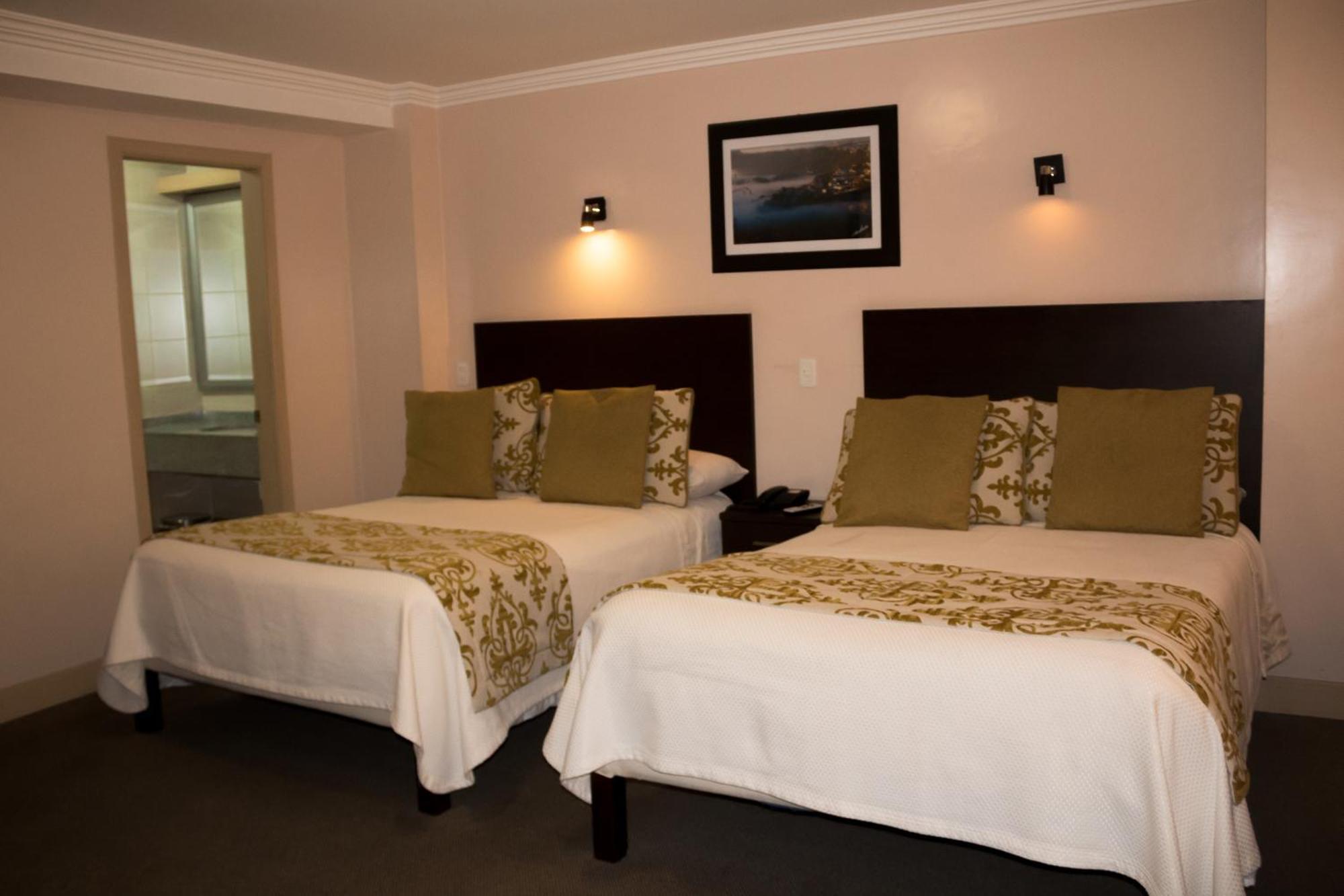 Hotel Novalux Ambato Bagian luar foto