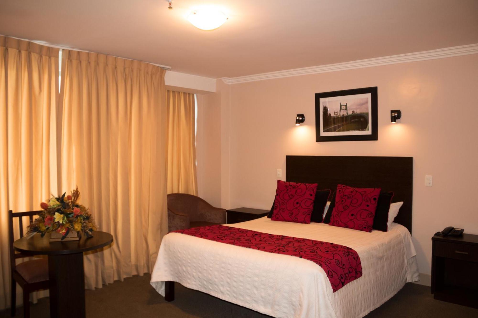 Hotel Novalux Ambato Bagian luar foto